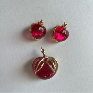 Vintage Sarah Coventry Red Apple Brooch & Clip On Earrings Set